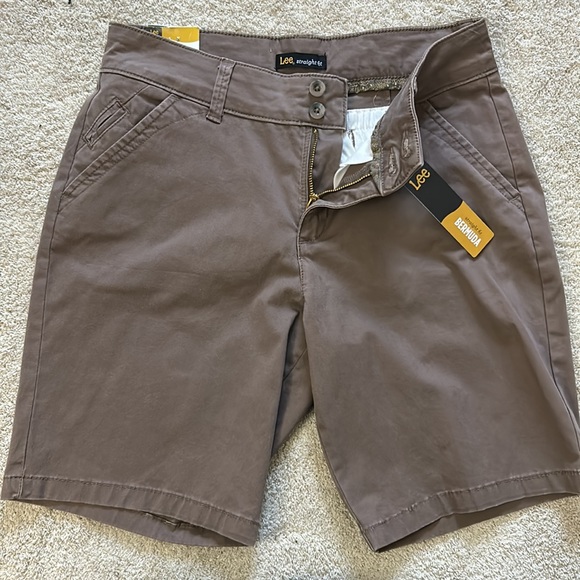 Lee Straight Fit Bermuda Shorts Tan/Brown Size 6 NWT - Picture 3 of 8